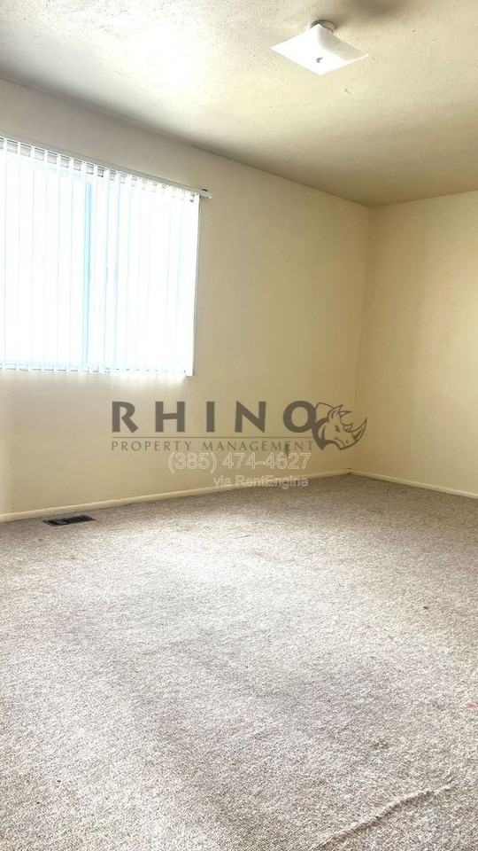 449 N 1465 W - Photo 4 of 10