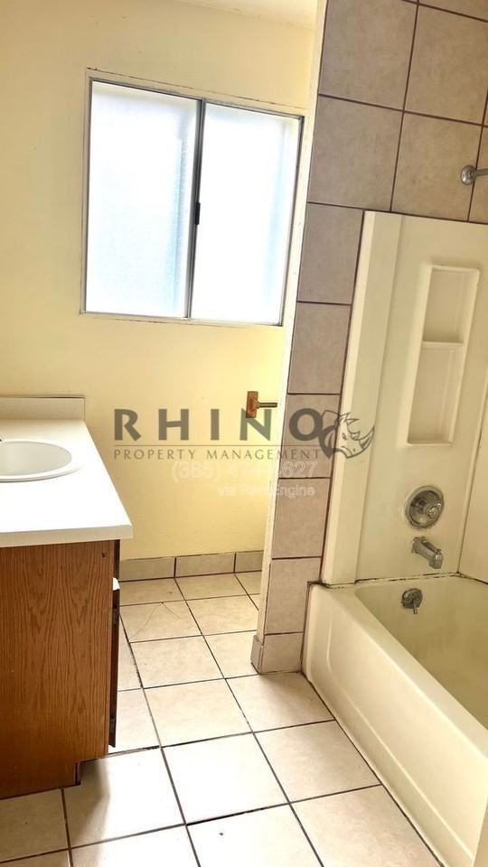 449 N 1465 W - Photo 6 of 10