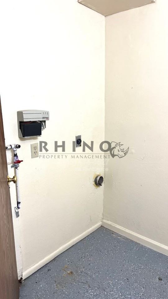 449 N 1465 W - Photo 7 of 10