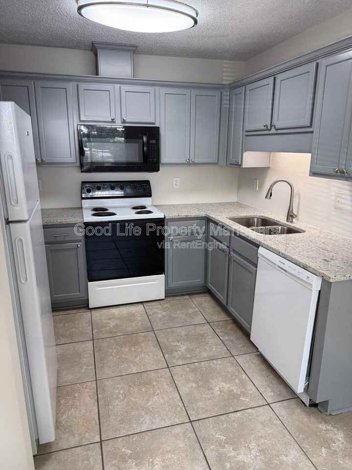 9980 Bowman Ave #B - Photo 5 of 18