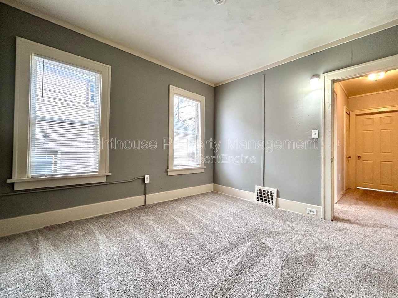 39 Iona Ave #1 - Photo 5 of 15