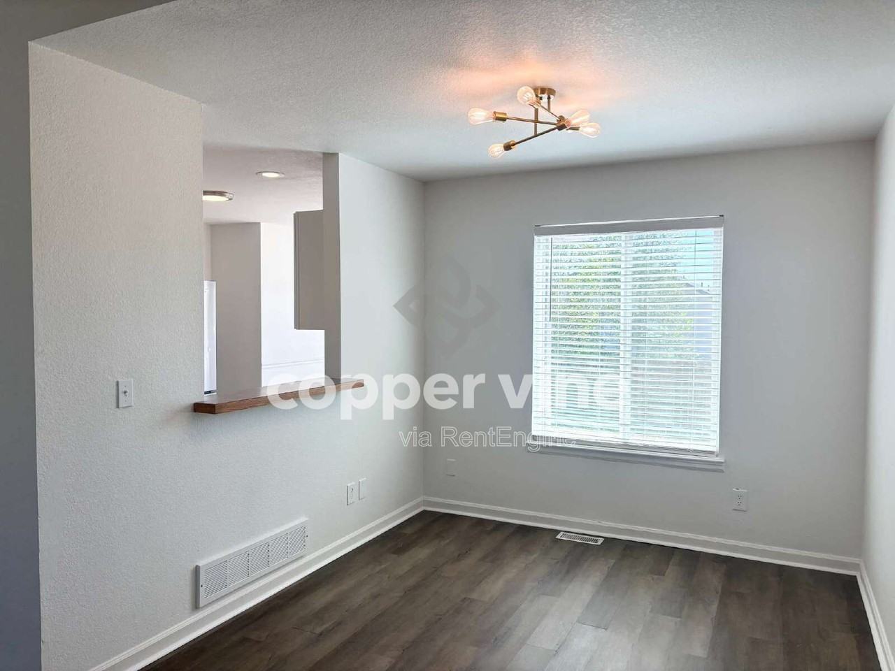 700 4th St - Photo 5 of 30