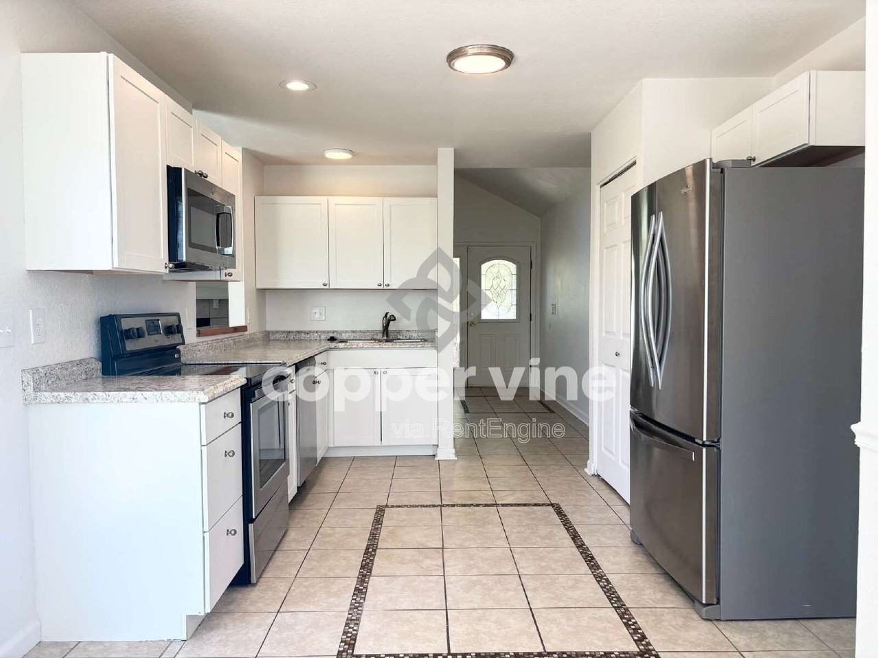 700 4th St - Photo 6 of 30