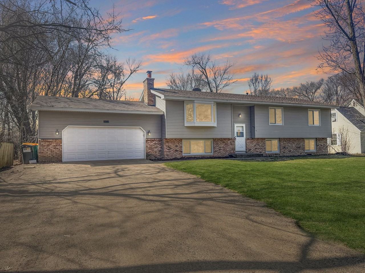 25715 Wild Rose Ln - Photo 2 of 16