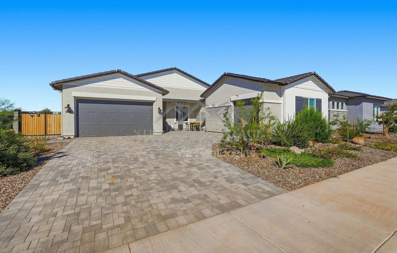 13668 W Hackamore Dr - Photo 3 of 50