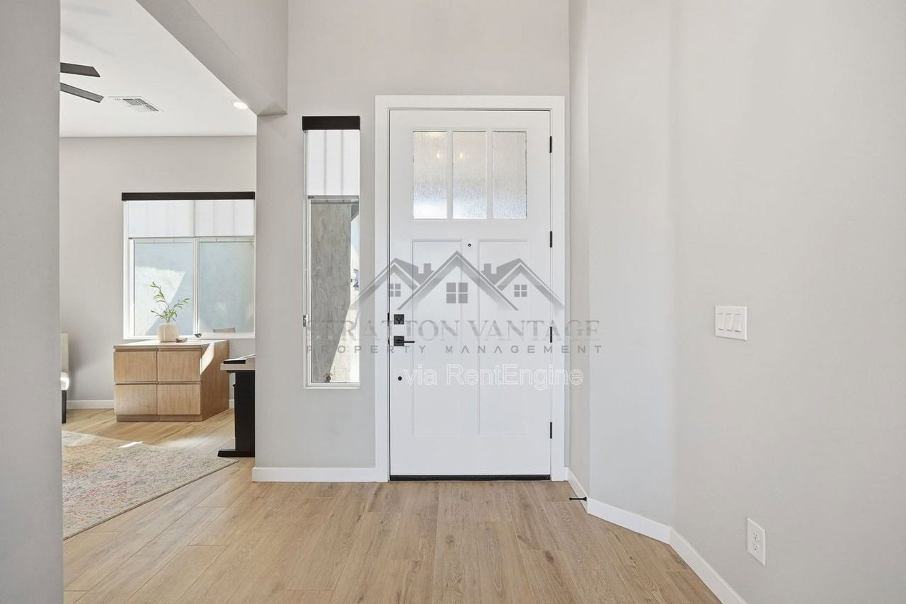 13668 W Hackamore Dr - Photo 5 of 50