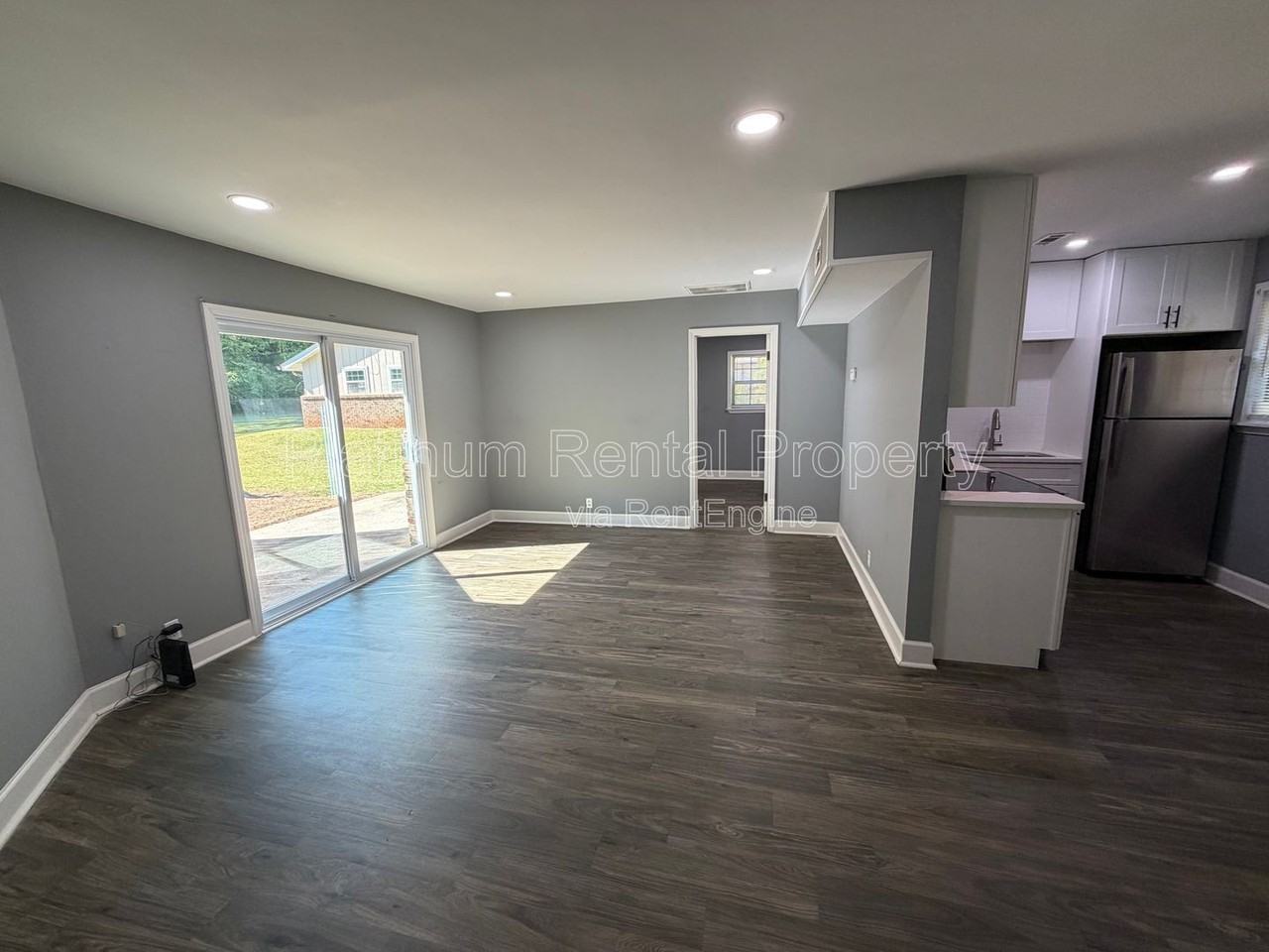 1502 Waverly Way - Photo 4 of 19