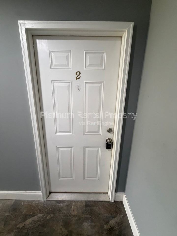 1512 Waverly Way - Photo 3 of 12