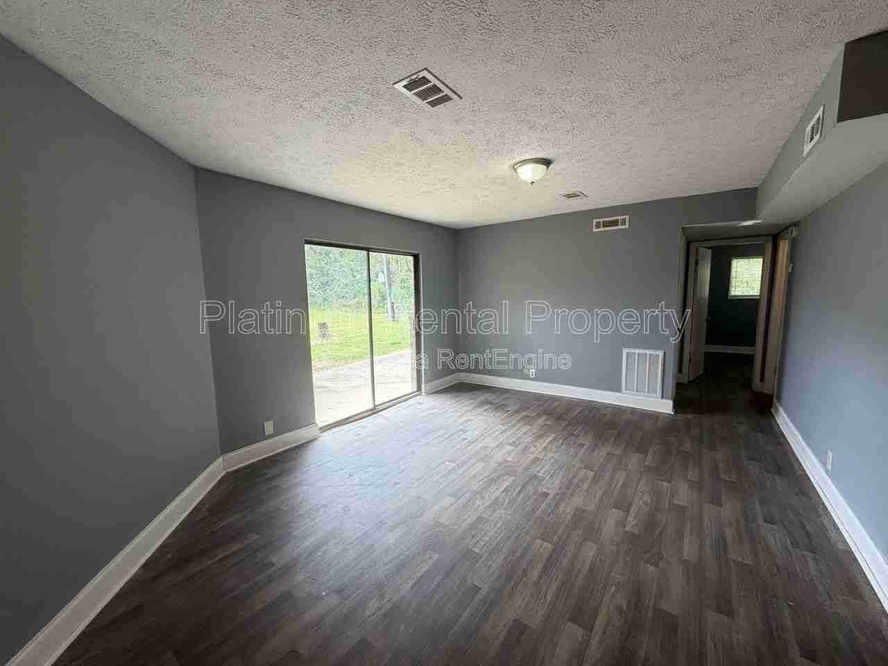 1512 Waverly Way - Photo 4 of 12