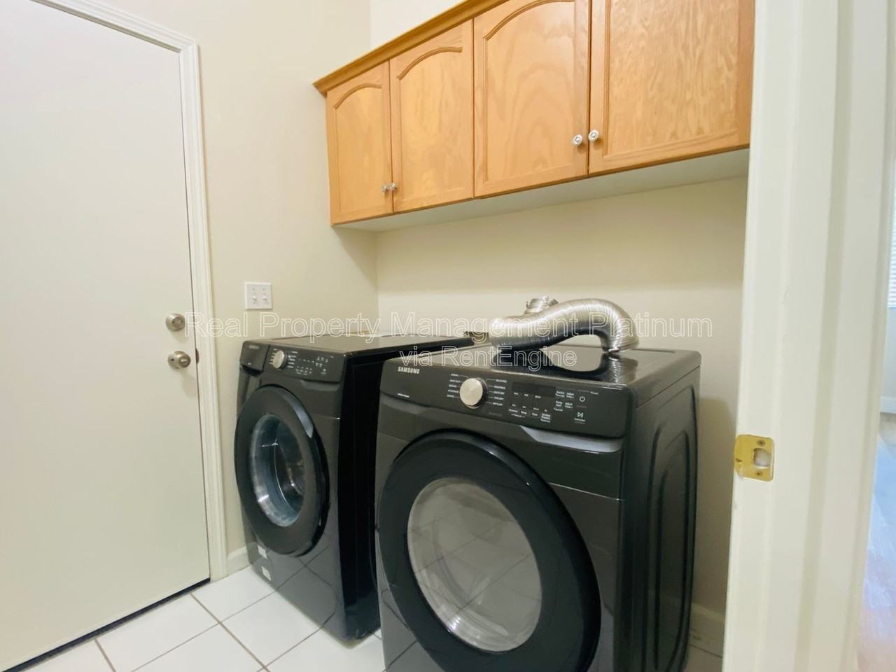 2916 Roberts Ave - Photo 7 of 37