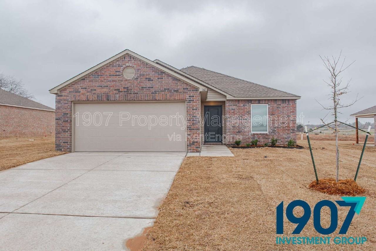 1413 Lexi Dr - Photo 2 of 27