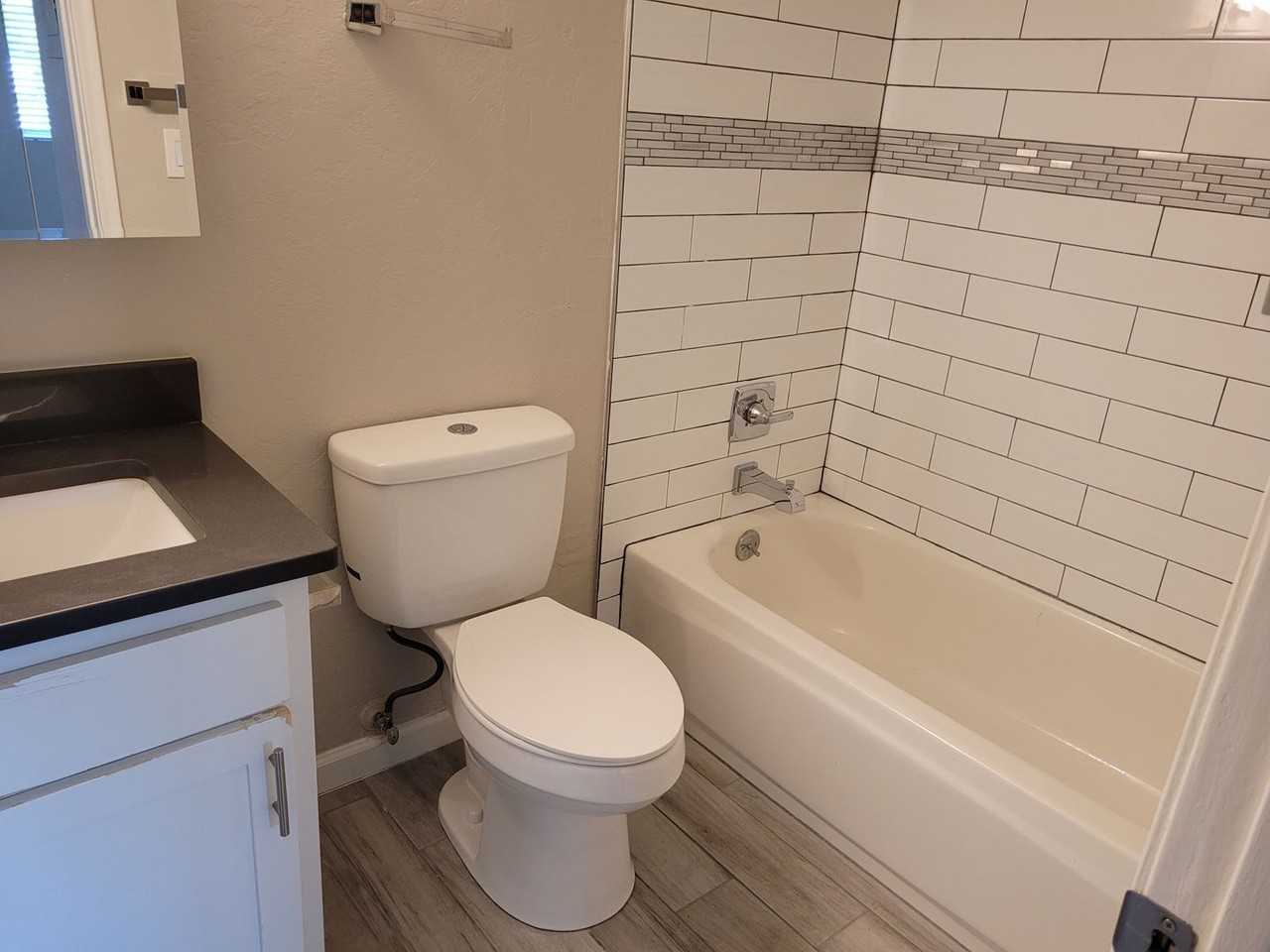2497 N Park Ave #30 - Photo 5 of 25