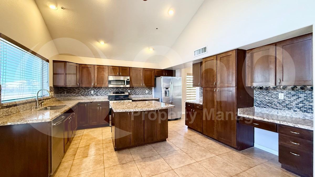 9405 E Presidio Rd - Photo 7 of 50