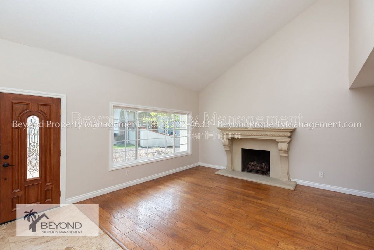 1595 Avenida De Los Lirios - Photo 3 of 31