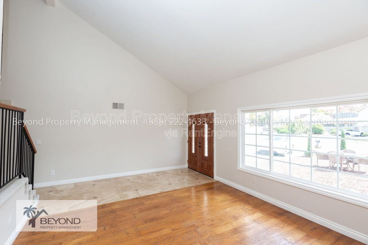 1595 Avenida De Los Lirios - Photo 4 of 31