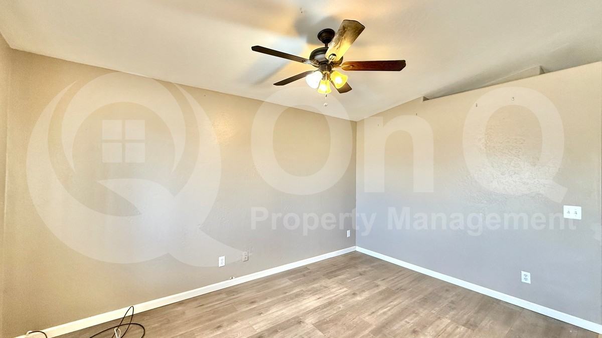 8210 W Concordia Dr #1 - Photo 7 of 18