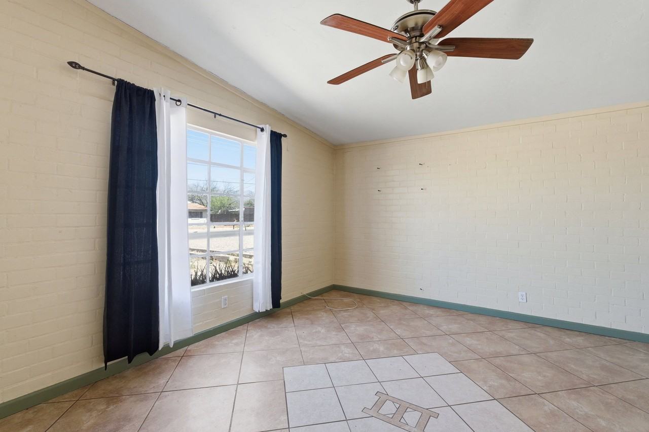 3226 E Bermuda St #1 - Photo 5 of 24