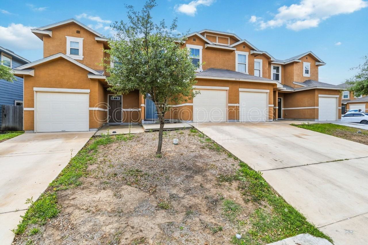 7010 Micayla Cv #101 - Photo 4 of 34