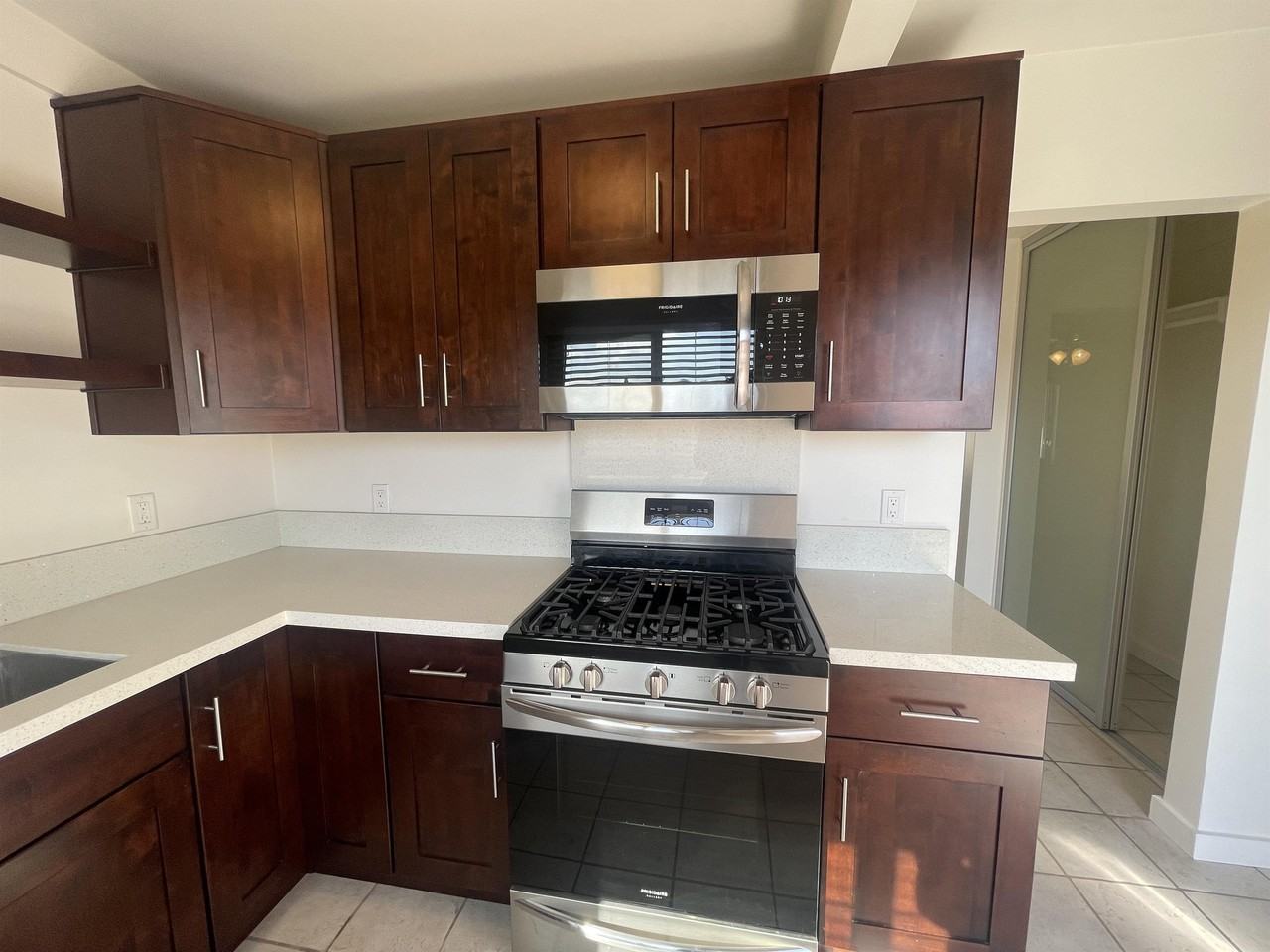 3155 Kemper Street - Photo 2 of 44