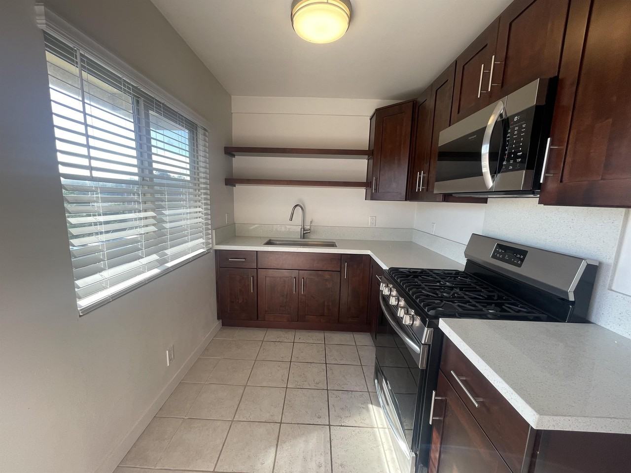 3155 Kemper Street - Photo 3 of 44