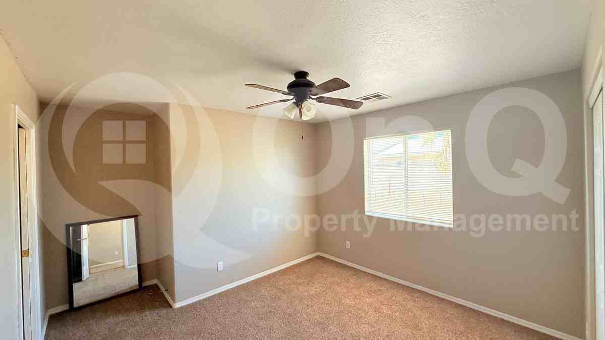 8210 W Concordia Dr #2 - Photo 6 of 17
