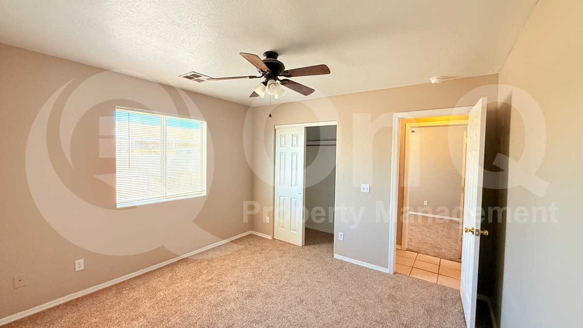 8210 W Concordia Dr #2 - Photo 7 of 17