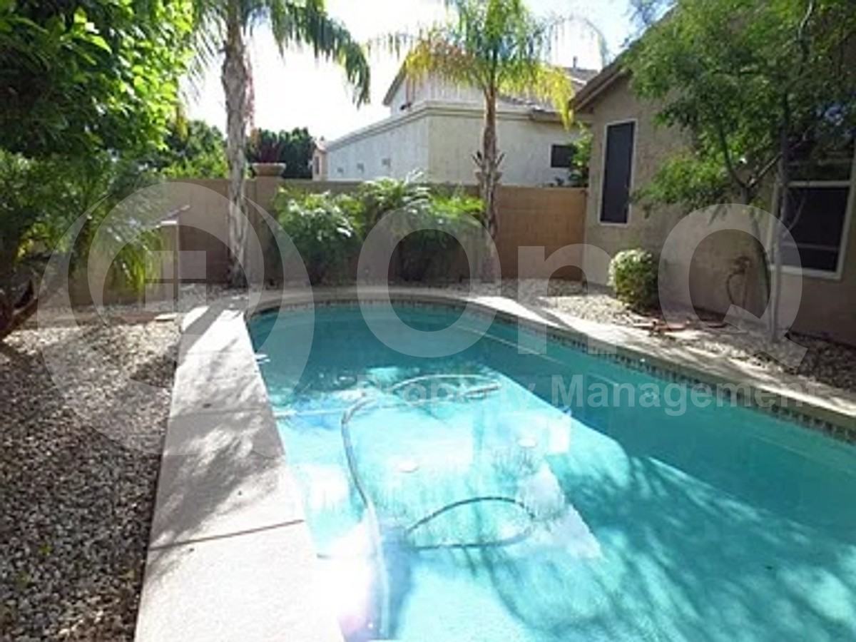 16609 S 16th Dr - Photo 2 of 2