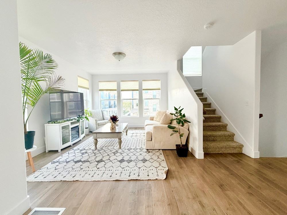 1792 W Torlundy Dr #1 - Photo 4 of 33