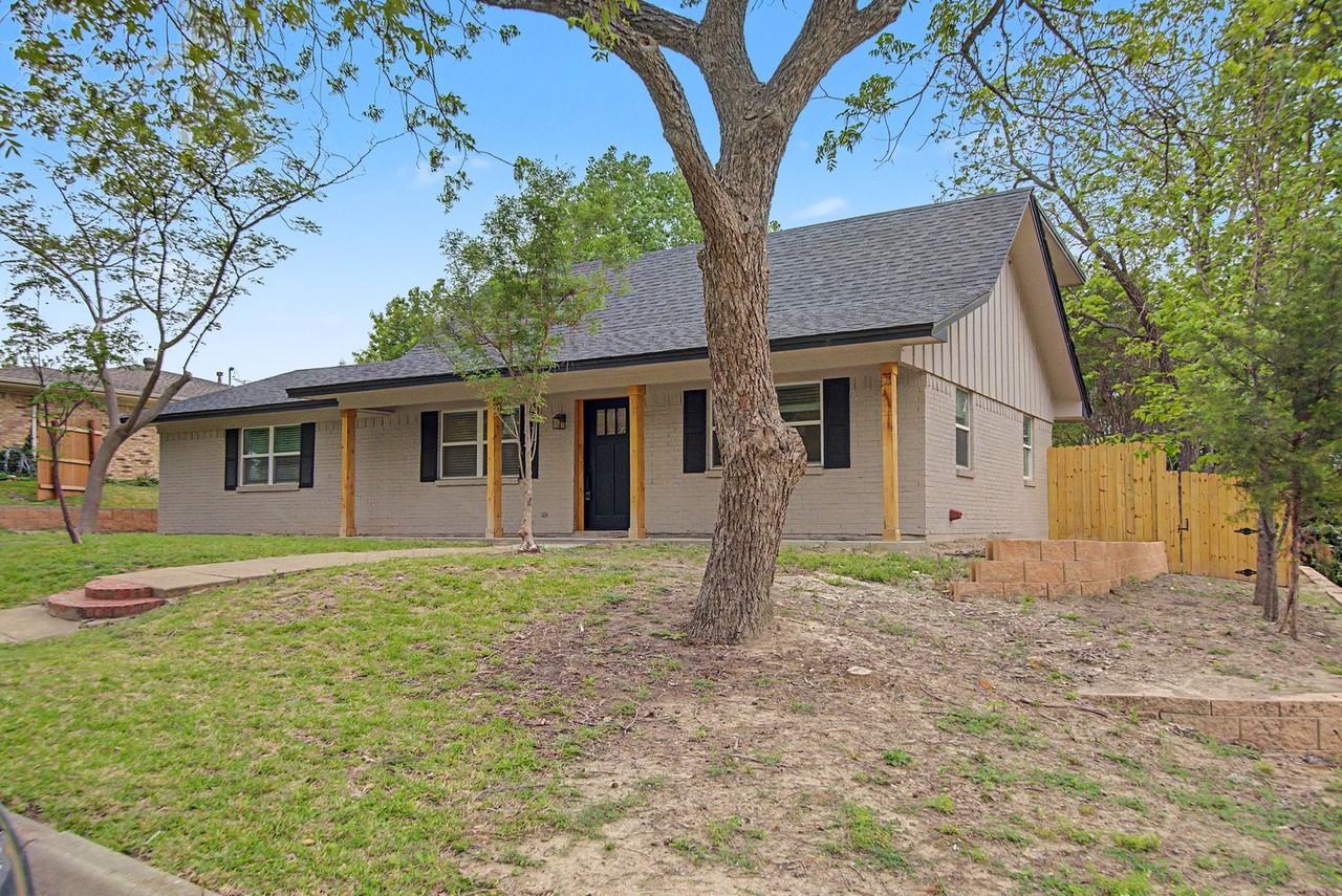 502 Rogers Way