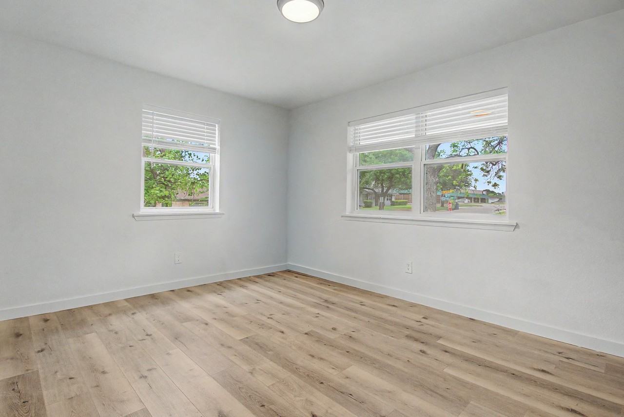 502 Rogers Way - Photo 7 of 12