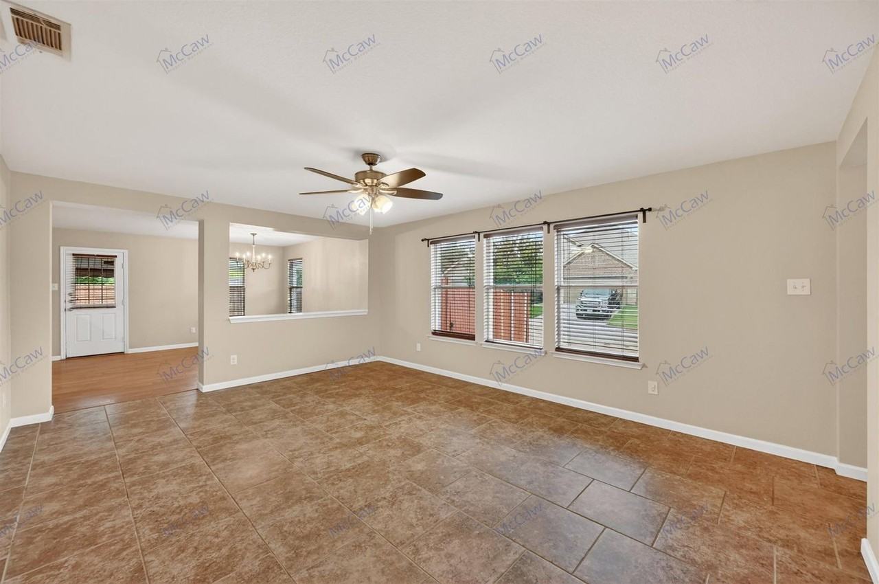 9133 Sun Haven Way - Photo 4 of 22