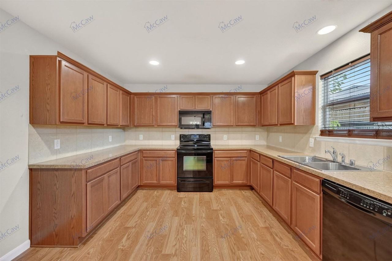 9133 Sun Haven Way - Photo 7 of 22