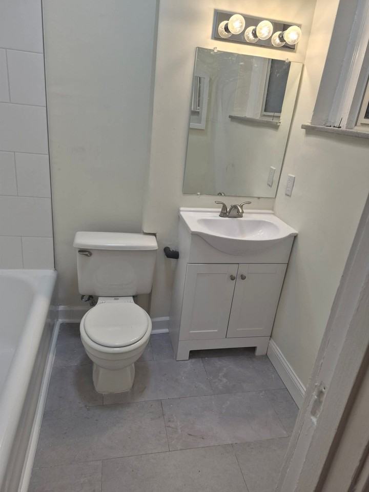 6301 N Rosebury Avenue - Photo 6 of 21