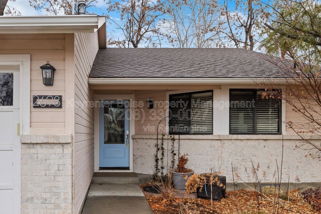 2698 E Bergeson St - Photo 3 of 33