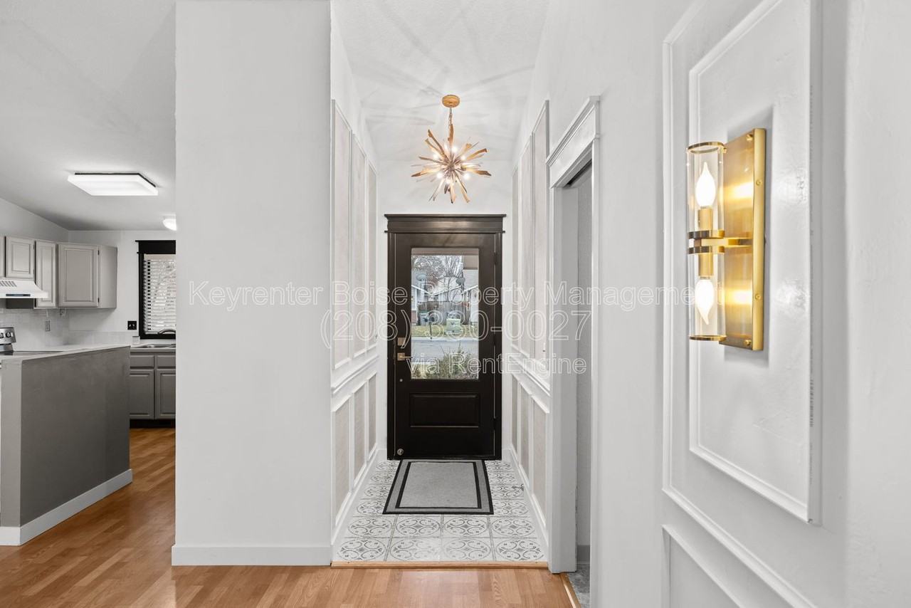 2698 E Bergeson St - Photo 4 of 33