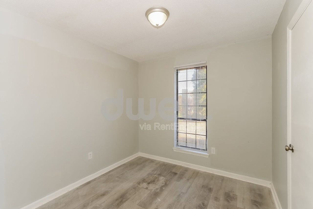 2614 Andorra Dr - Photo 3 of 15