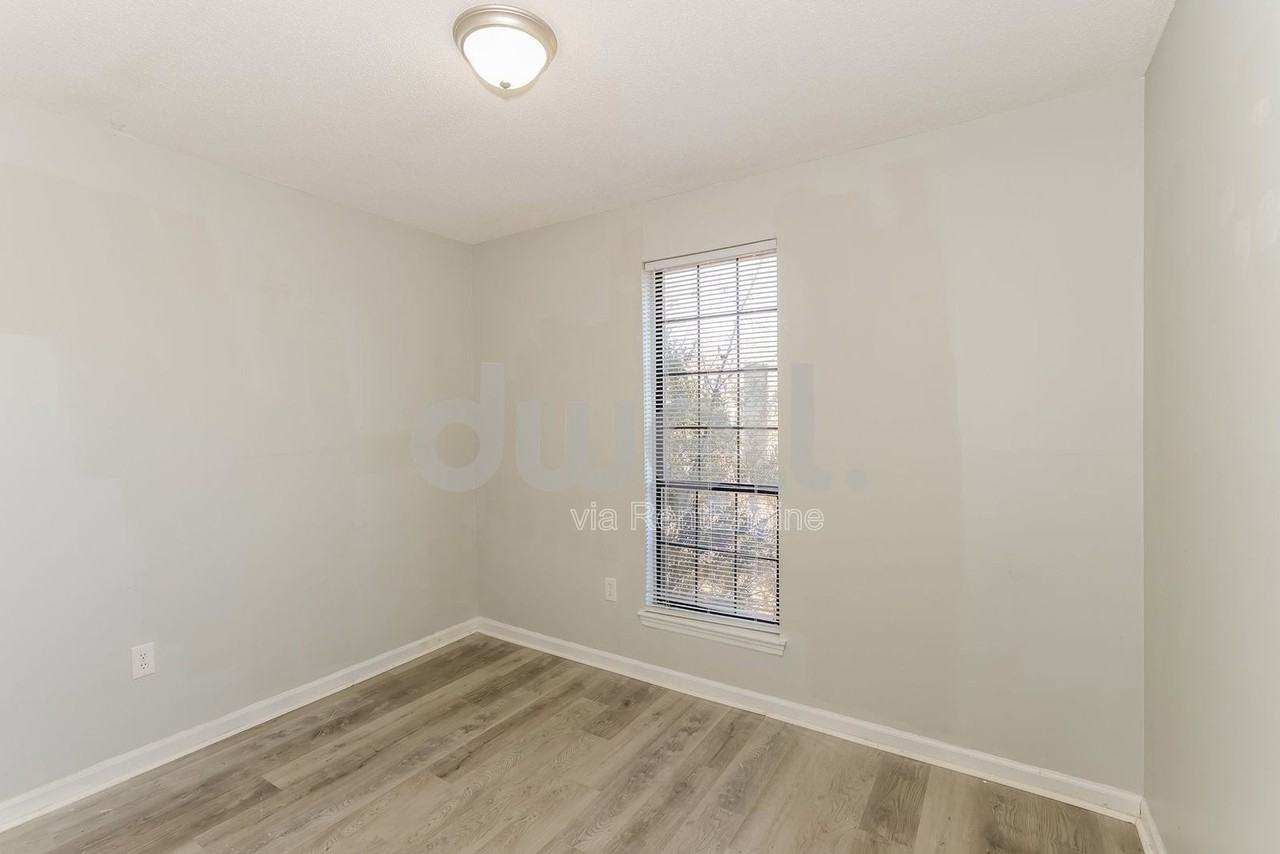 2614 Andorra Dr - Photo 4 of 15