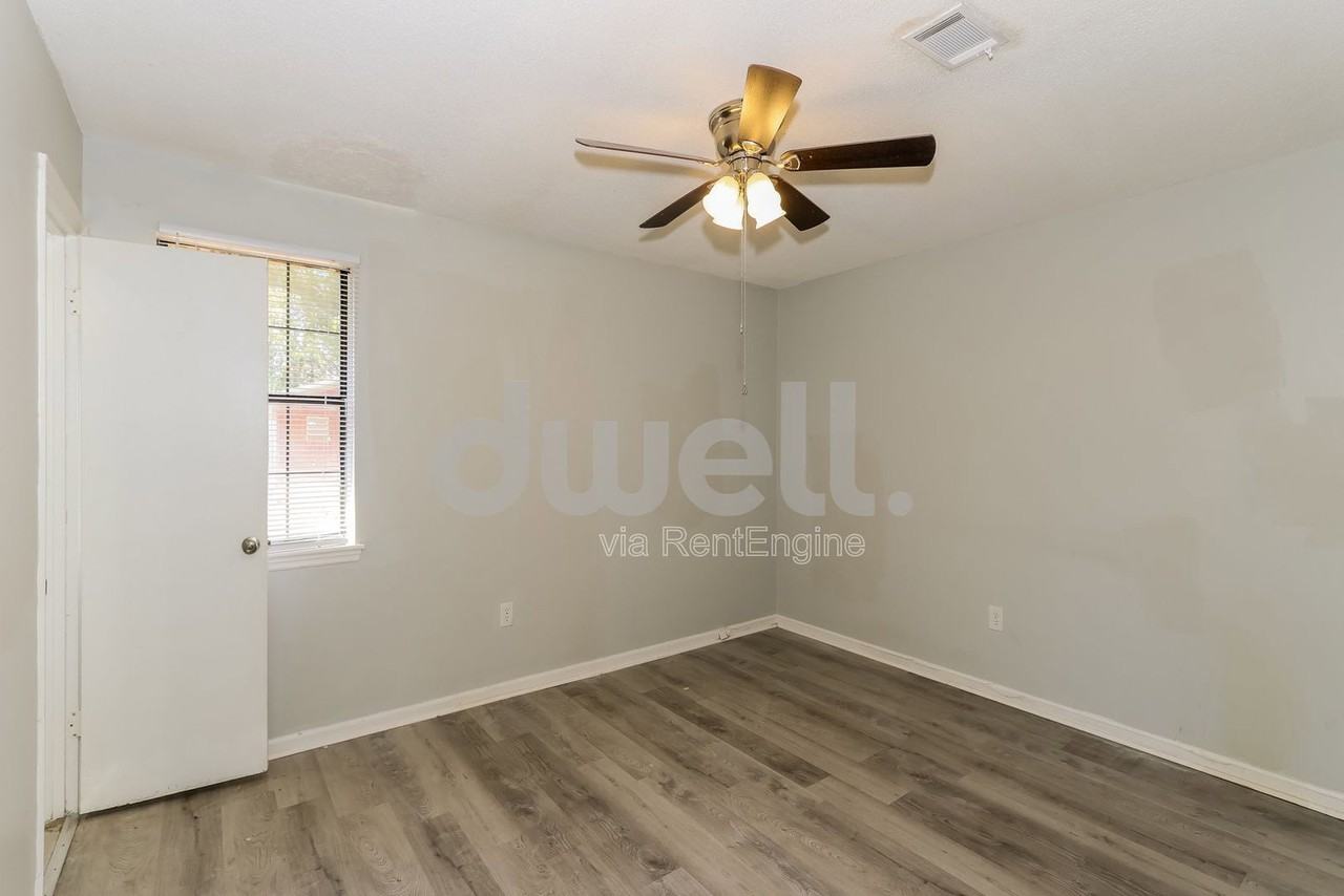 2614 Andorra Dr - Photo 5 of 15