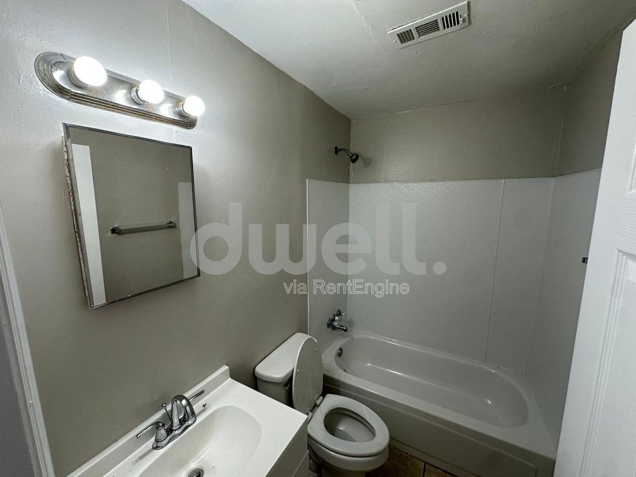 2235 Woodward Ave - Photo 4 of 8