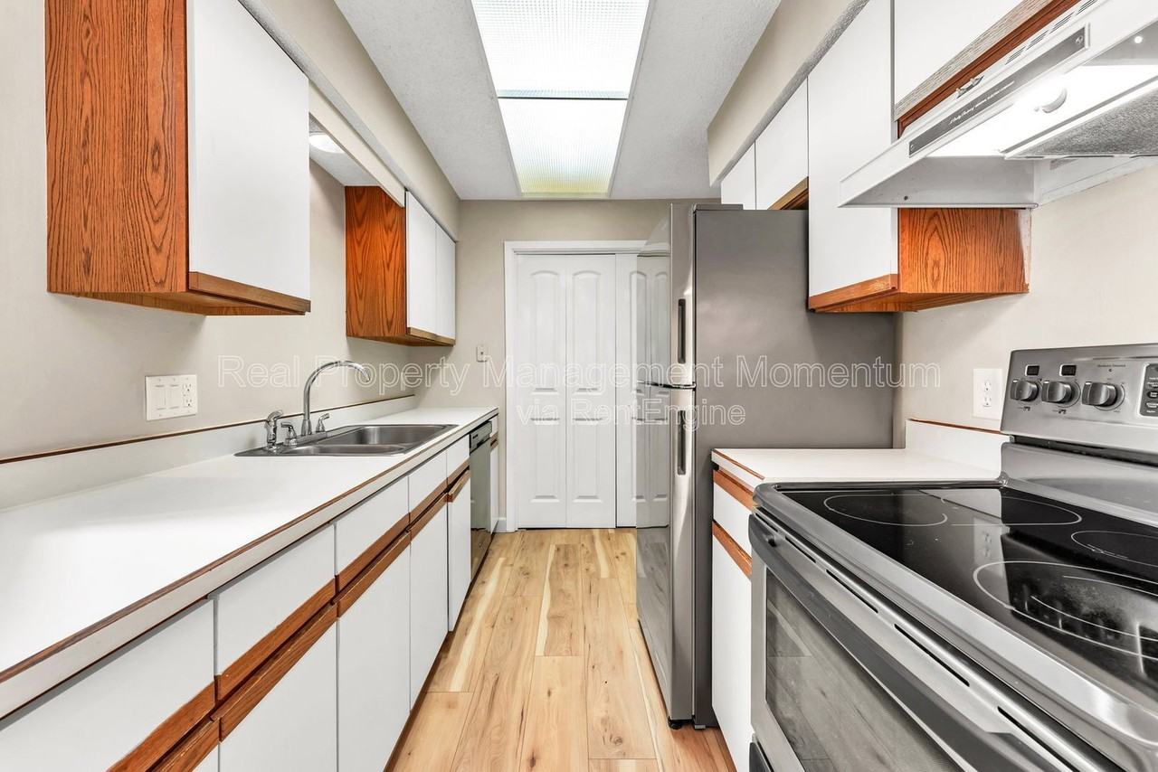 930 E Primrose St #A2 - Photo 5 of 29