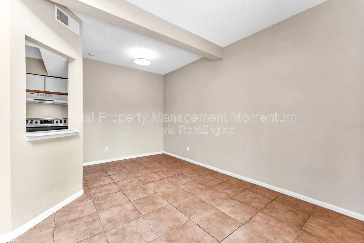 930 E Primrose St #A2 - Photo 6 of 29