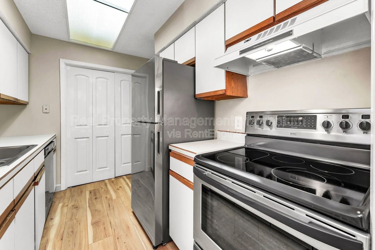 930 E Primrose St #A2 - Photo 7 of 29