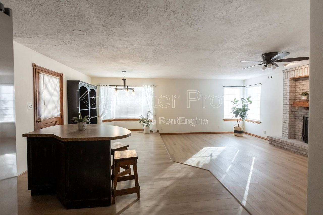 1845 W 80 S - Photo 2 of 15