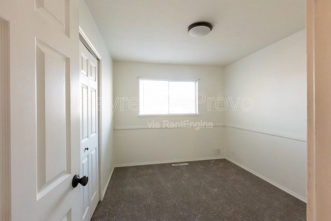 1845 W 80 S - Photo 6 of 15