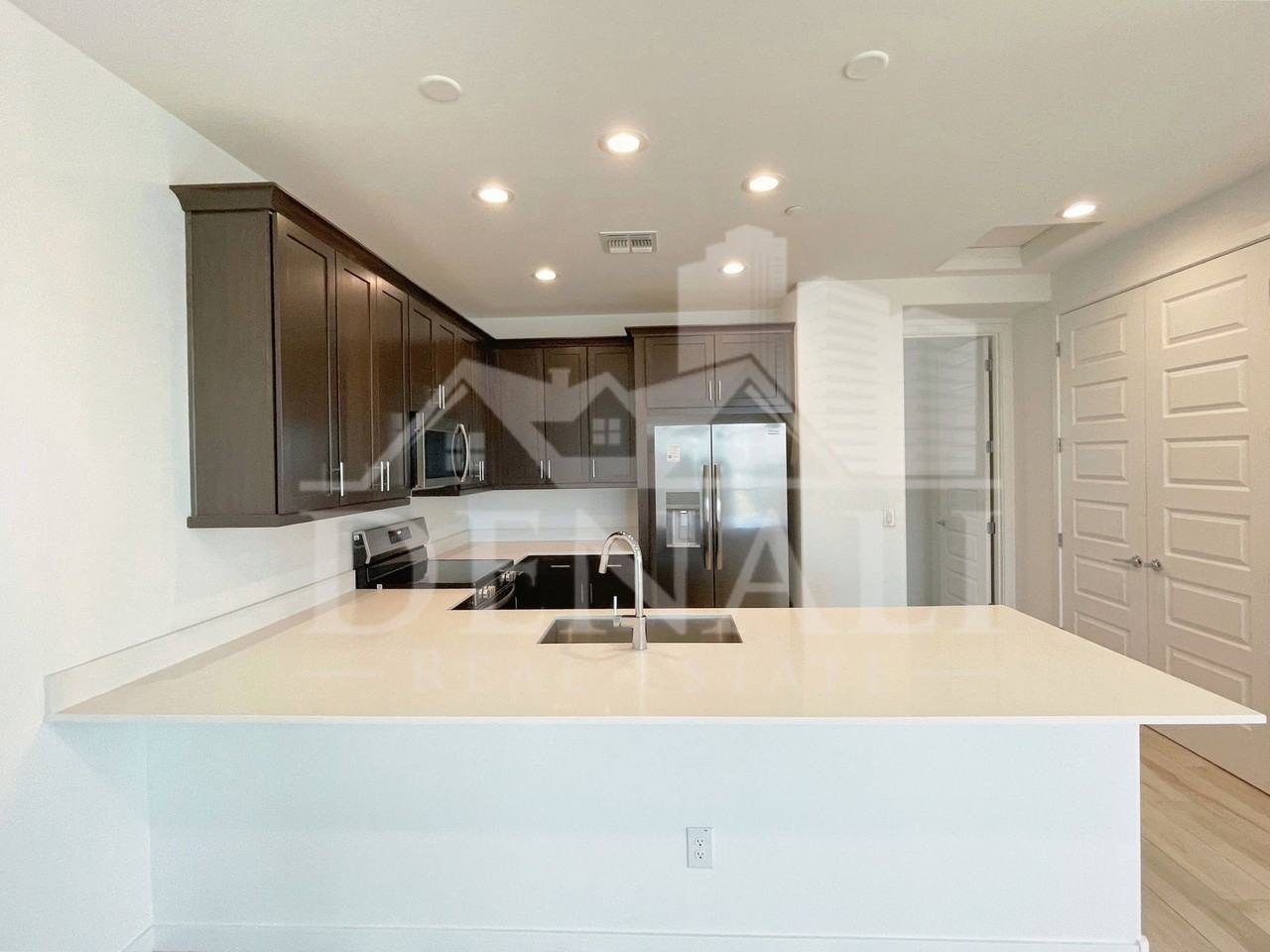 784 S Hawk Ln - Photo 7 of 25