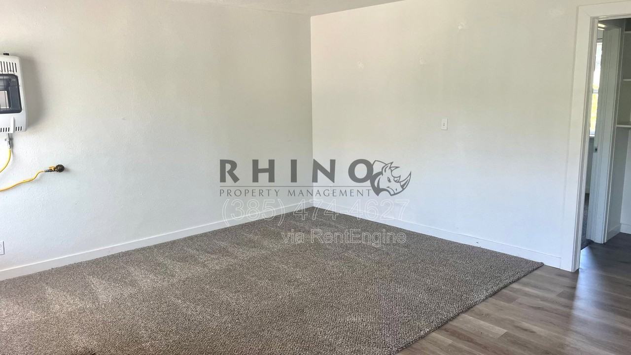 664 28th St - Photo 2 of 6