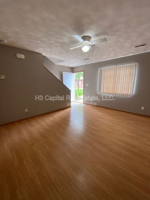 110 Northtowne St #19 - Photo 3 of 14