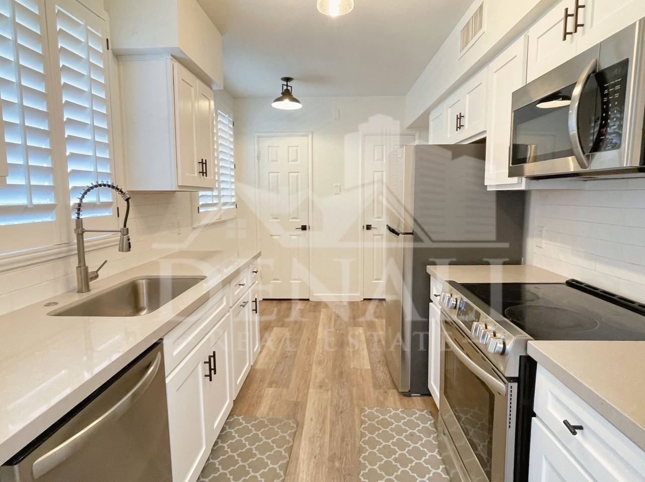 3242 E Camelback Rd #204 - Photo 5 of 18