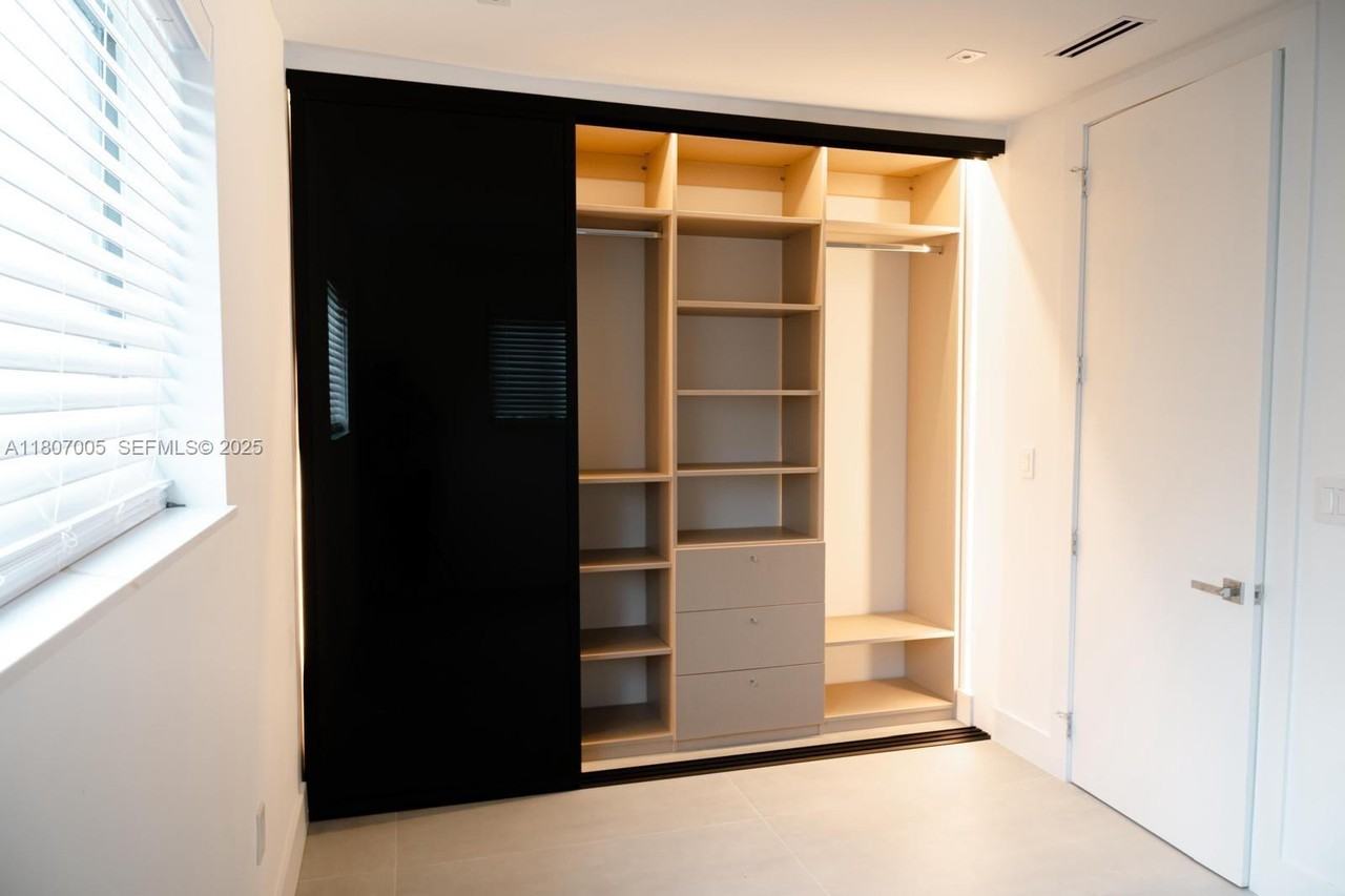 830 Northeast 171 Street - Photo 3 of 7