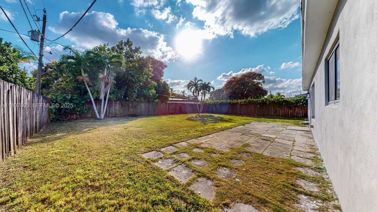 830 Northeast 171 Street - Photo 6 of 7